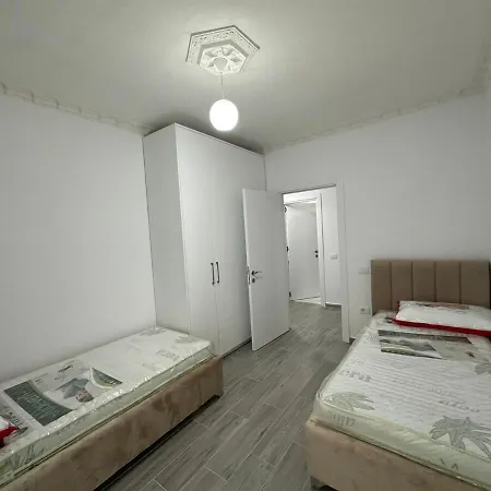 Apartment Relux Tirana *